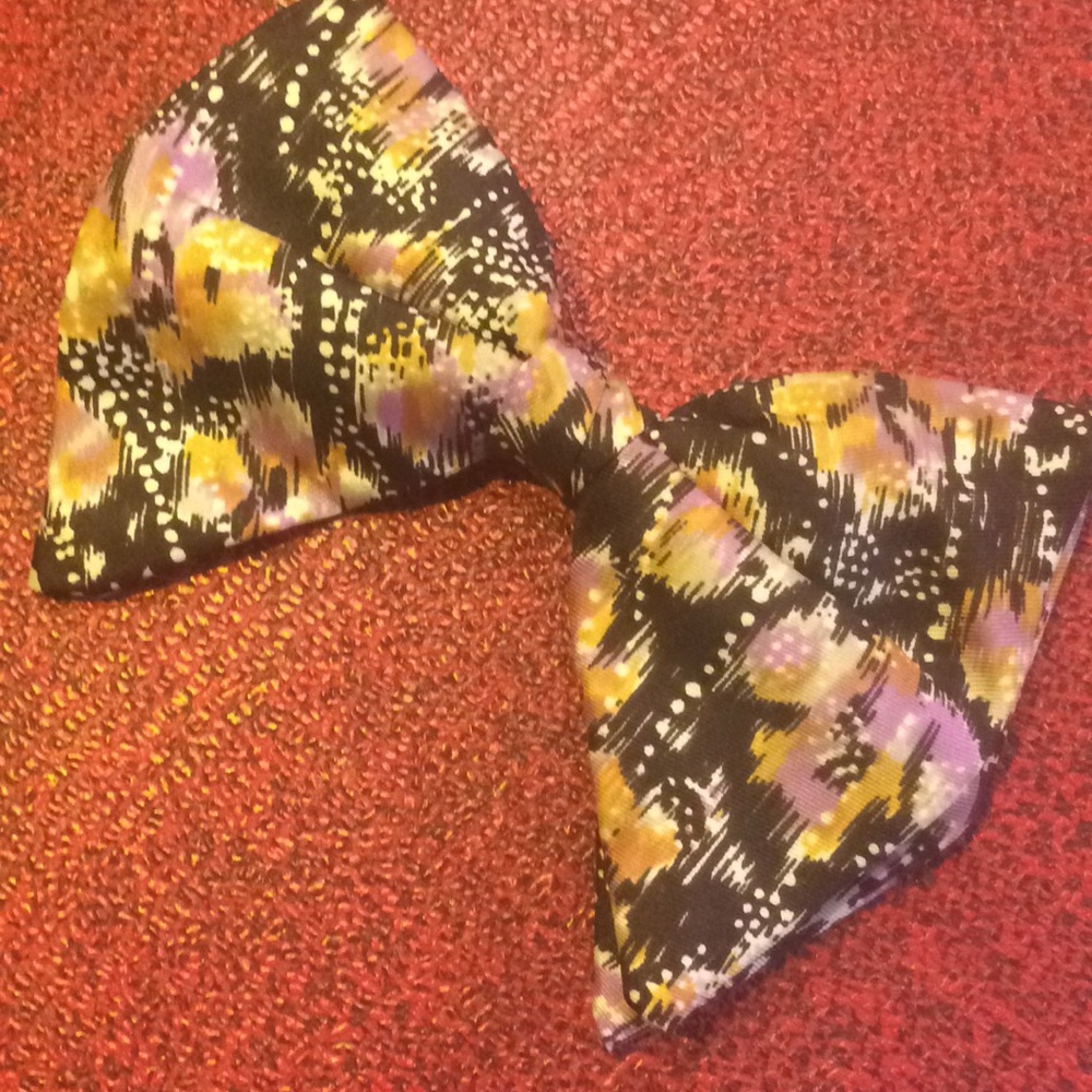 Men’s plaid bow tie